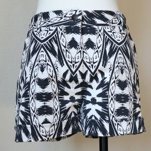 Nicole Miller Artelier shorts island print size 4